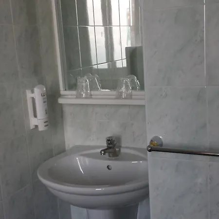 Pet Friendly Mirabeau Hotel 3*