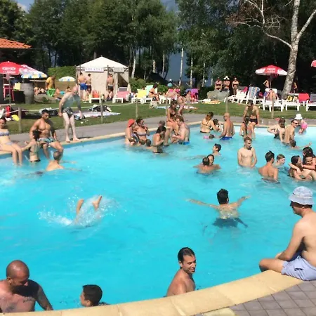 Pet Friendly Mirabeau ホテル