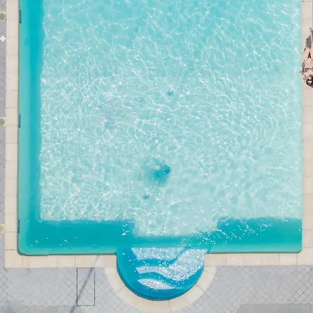 Pet Friendly Mirabeau Bellagio