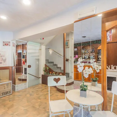 Hotell Pet Friendly Mirabeau 3*