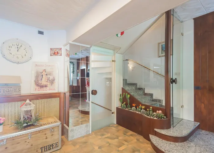 Pet Friendly Mirabeau فندق بيلاجيو
