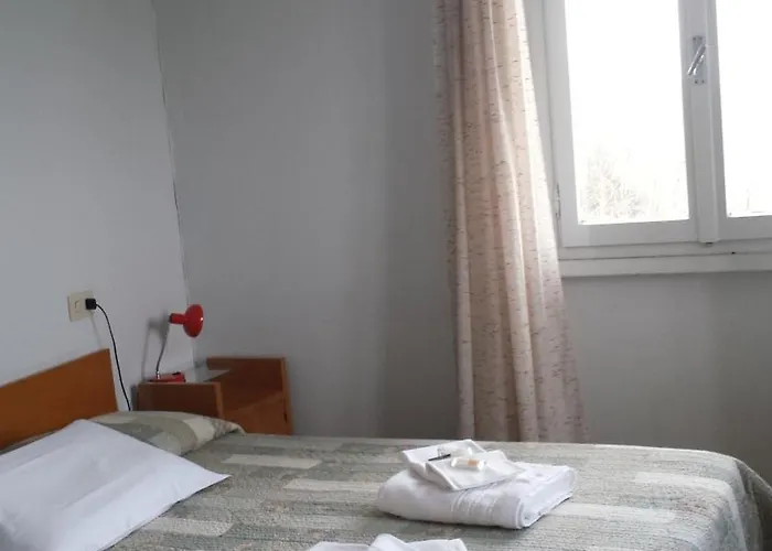 Pet Friendly Mirabeau Hotel 3*