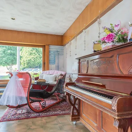 Pet Friendly Mirabeau 3*