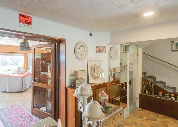 Pet Friendly Mirabeau 3*