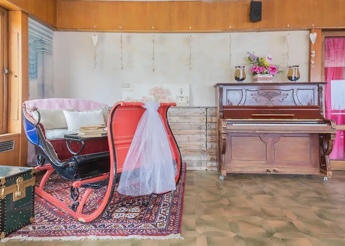 Отель Pet Friendly Mirabeau 3*